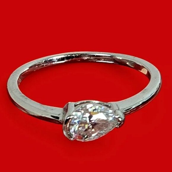 925 Sterling Silver Ring With Moissanite Gemstone Size 6.5 - Picture 3 of 6